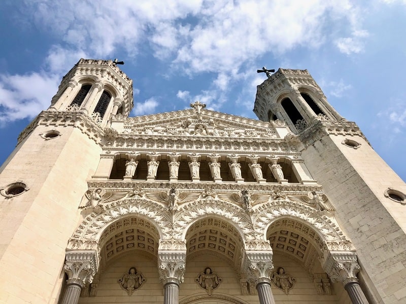 The Basilique Notre Dame in Lyon, France has incredible architecture and is one of the reasons Lyon is worth visiting.